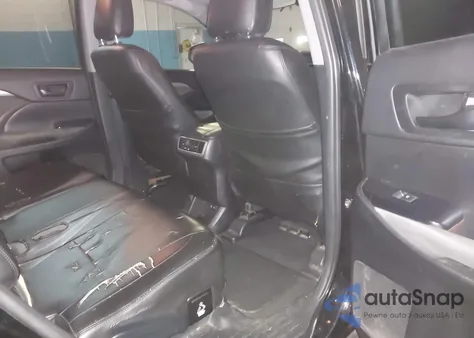 2019 Toyota Highlander Le из США, поврежденный, VIN 5TDBZRFH3KS719257